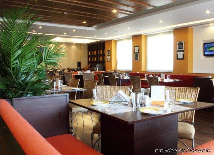 Lemon Tree Hotel Electronics City Bangalore Restaurant billede