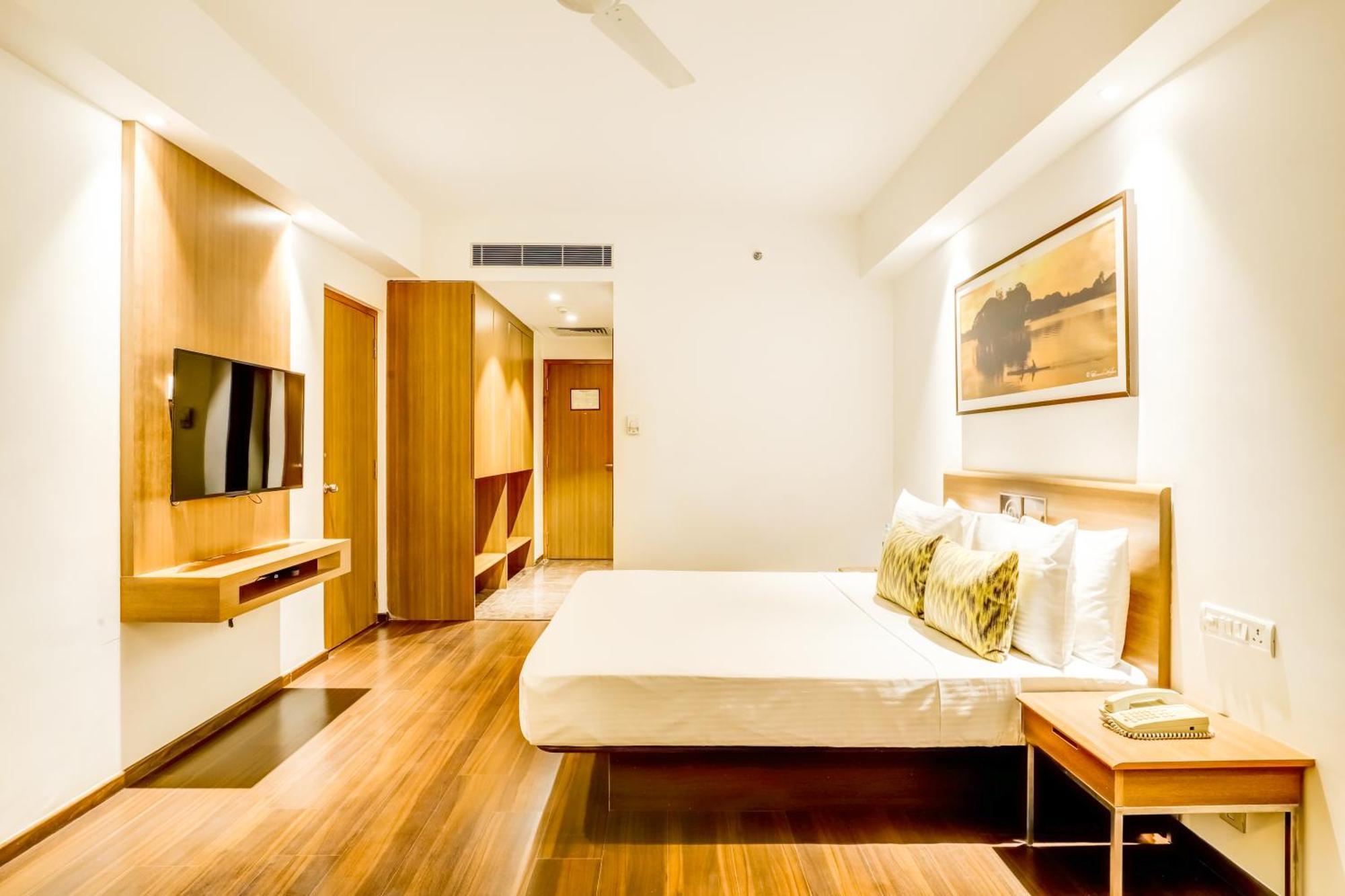 Lemon Tree Hotel Electronics City Bangalore Eksteriør billede